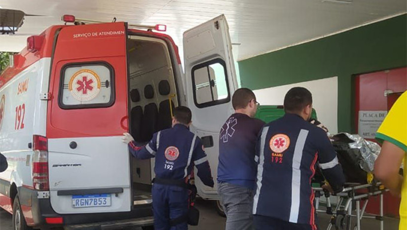 Imagem 1 -  Sindicato fala que estão em greve, apesar de as escalas de serviço do Pronto Socorro e na UTI do Hospital Regional Tarcísio Maia estarem completas. Dr. Geraldo Ferreira, presidente do SINMED reclama que falta pagar aos médicos que trabalham na UTI e a todos referente ao mes de agosto. Sobre os demais valores, espera negociação por parte do Governo do Estado.