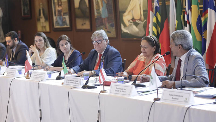 Imagem 1 - Fátima Bezerra assume presidência do Consórcio Nordeste em 2024. A governadora do Rio Grande do Norte foi eleita presidenta do grupo, em Assembleia Geral Ordinária, realizada nesta quarta-feira (13), em Recife, Pernambuco. As prioridades da nova presidente da entidade são a implantação das obras do PAC, o combate à fome, os projetos de energias renováveis no Nordeste, que somam investimentos de R$ 150 bilhões nos próximos anos, 50 mil empregos e R$ 1,5 bilhão de ISS para os municípios. Imagem 1 - Fátima Bezerra assume presidência do Consórcio Nordeste em 2024. A governadora do Rio Grande do Norte foi eleita presidenta do grupo, em Assembleia Geral Ordinária, realizada nesta quarta-feira (13), em Recife, Pernambuco. As prioridades da nova presidente da entidade são a implantação das obras do PAC, o combate à fome, os projetos de energias renováveis no Nordeste, que somam investimentos de R$ 150 bilhões nos próximos anos, 50 mil empregos e R$ 1,5 bilhão de ISS para os municípios.