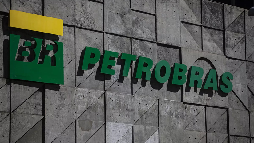 Imagem 1 -  Os candidatos precisam ter ensino médio ou técnico completo. As oportunidades são para atuar em cargos como Enfermagem do Trabalho, Logística de Transportes, Química de Petróleo, Segurança do Trabalho, entre outros.  O concurso oferece 916 vagas para inicio imediato, e 5.496 para formação do cadastro reserva. O salário básico dos aprovados é de R$ 3.446,23 com garantia de remuneração mínima de R$ 5.878,82.  As inscrições começam às 10h do dia 28 de dezembro e vão até às 18h do 31 de janeiro, e devem ser feitas no site do Centro Brasileiro de Pesquisa em Avaliação e Seleção e de Promoção de Eventos (Cebraspe) – a banca organizadora do concurso.
