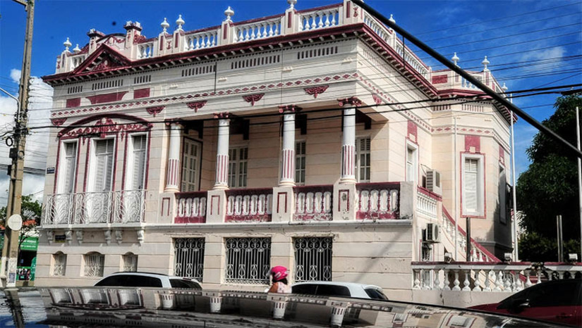 Imagem 1 - Boleto do IPTU 2024 de Mossoró já está disponível no Portal do Contribuinte. O primeiro vencimento é para o dia 29 de fevereiro. A Sefaz lembra que pelo quarto ano consecutivo o município de Mossoró aplica o desconto de 25% para o contribuinte que realizar o pagamento do tributo em parcela única. A medida é concedida somente para o contribuinte adimplente e com o cadastro atualizado perante a Secretaria da Fazenda. Imagem 1 - Boleto do IPTU 2024 de Mossoró já está disponível no Portal do Contribuinte. O primeiro vencimento é para o dia 29 de fevereiro. A Sefaz lembra que pelo quarto ano consecutivo o município de Mossoró aplica o desconto de 25% para o contribuinte que realizar o pagamento do tributo em parcela única. A medida é concedida somente para o contribuinte adimplente e com o cadastro atualizado perante a Secretaria da Fazenda.