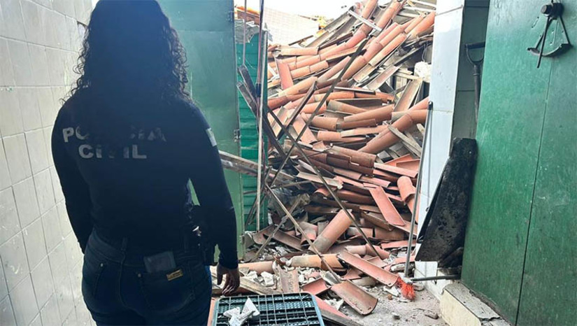 Imagem 1 - Obra vizinha foi responsável pelo desabamento de padaria em Alexandria. O inquérito foi concluído pela polícia civil do município nesta sexta-feira (5). De acordo com as investigações, a responsabilidade pelo desmoronamento seria do engenheiro responsável por uma obra vizinha, o qual não agiu com observâncias às normas técnicas de construção civil a céu aberto. A perícia do Itep demonstrou que deveria ser realizada estrutura de segurança na parede que desabou e que não foi realizado o estudo prévio do solo, o qual também contribuiu para o incidente. Imagem 1 - Obra vizinha foi responsável pelo desabamento de padaria em Alexandria. O inquérito foi concluído pela polícia civil do município nesta sexta-feira (5). De acordo com as investigações, a responsabilidade pelo desmoronamento seria do engenheiro responsável por uma obra vizinha, o qual não agiu com observâncias às normas técnicas de construção civil a céu aberto. A perícia do Itep demonstrou que deveria ser realizada estrutura de segurança na parede que desabou e que não foi realizado o estudo prévio do solo, o qual também contribuiu para o incidente.