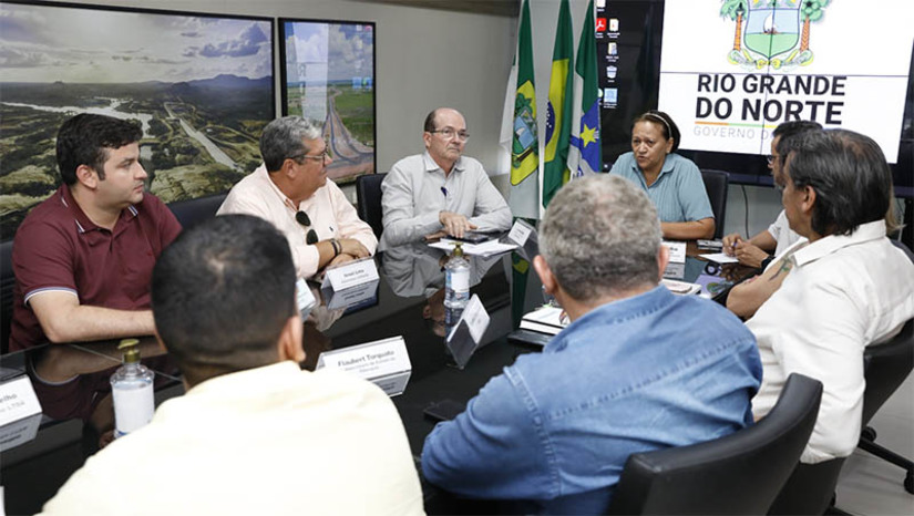 Imagem 1 - Governadora reúne construtoras para analisar andamento das obras dos IERNs. O encontro aconteceu nesta quarta-feira (10). Com investimento total de R$ 110 milhões, o Governo do Estado vai entregar ainda este ano, 10 unidades de ensino técnico e profissionalizante. Imagem 1 - Governadora reúne construtoras para analisar andamento das obras dos IERNs. O encontro aconteceu nesta quarta-feira (10). Com investimento total de R$ 110 milhões, o Governo do Estado vai entregar ainda este ano, 10 unidades de ensino técnico e profissionalizante.