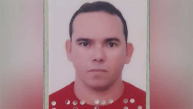 Imagem 1 -  Polícia registra homicídio durante a madrugada em Governador Dix-Sept Rosado. O crime aconteceu por volta das 4h desta quinta-feira (11). A vítima foi identificada como Francisco Everi de Andrade, de 44 anos. Ele estava na calçada de uma residência, conversando com outras pessoas, quando foi surpreendido pelos criminosos. Segundo o perito Álamo Silva, do Itep, os vestígios no local indicam que após ser alvejada inicialmente, a vítima ainda tentou correr, mas acabou caindo logo em seguida. Francisco foi ferido com vários disparos, na região das costas e do rosto. A polícia civil vai investigar o caso.