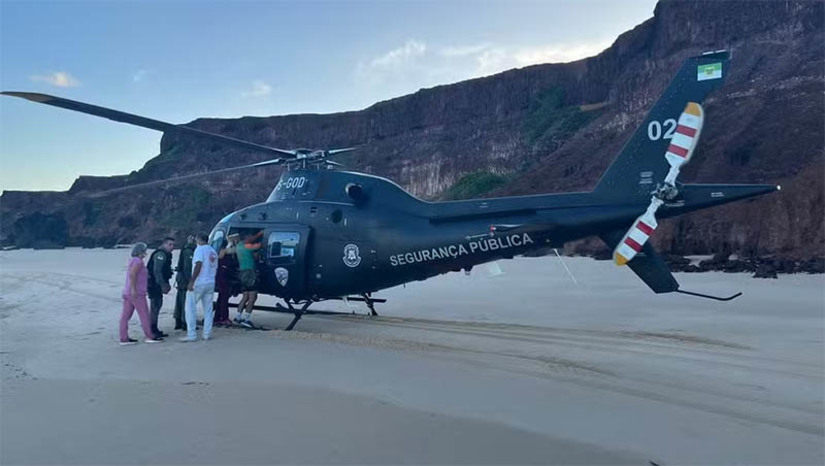 Imagem 1 - Mulher morre ao cair com quadriciclo de cima de uma falésia em Pipa. O caso aconteceu na tarde desta quarta-feira (17). De acordo o G1 RN, a polícia militar e corpo de bombeiros informaram que uma outra mulher, de 29 anos, também estava no veículo quando ele despencou, por volta das 16h40. Ela foi levada no helicóptero da Secretaria Estadual de Segurança Pública para o Pronto-socorro Clóvis Sarinho, em Natal, e estava consciente quando chegou, segundo informou a unidade. Imagem 1 - Mulher morre ao cair com quadriciclo de cima de uma falésia em Pipa. O caso aconteceu na tarde desta quarta-feira (17). De acordo o G1 RN, a polícia militar e corpo de bombeiros informaram que uma outra mulher, de 29 anos, também estava no veículo quando ele despencou, por volta das 16h40. Ela foi levada no helicóptero da Secretaria Estadual de Segurança Pública para o Pronto-socorro Clóvis Sarinho, em Natal, e estava consciente quando chegou, segundo informou a unidade.