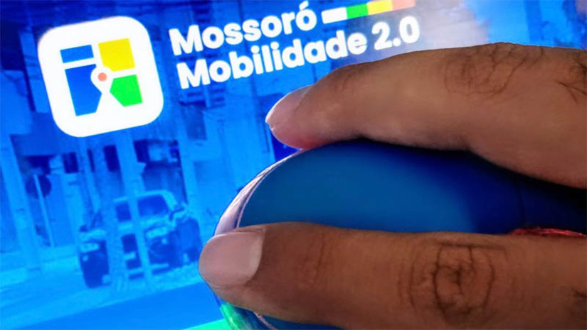Imagem 1 - População ainda pode opinar sobre mudanças no trânsito de Mossoró. A plataforma “Mossoró Mobilidade 2.0” tem como objetivo trazer a opinião dos mossoroenses sobre projetos e ideias para redução de acidentes no município. Além disso, o cidadão também pode sugerir sobre diversos temas de mobilidade, com foco no que pode ser mudado ou melhorado no trânsito na cidade. A principal mudança que está em pauta no momento é a alteração no sentido do fluxo da Av. João da Escóssia. A plataforma do “Mossoró Mobilidade 2.0” pode ser acessada por meio do site da Prefeitura de Mossoró e a votação segue até o final deste mês. Imagem 1 - População ainda pode opinar sobre mudanças no trânsito de Mossoró. A plataforma “Mossoró Mobilidade 2.0” tem como objetivo trazer a opinião dos mossoroenses sobre projetos e ideias para redução de acidentes no município. Além disso, o cidadão também pode sugerir sobre diversos temas de mobilidade, com foco no que pode ser mudado ou melhorado no trânsito na cidade. A principal mudança que está em pauta no momento é a alteração no sentido do fluxo da Av. João da Escóssia. A plataforma do “Mossoró Mobilidade 2.0” pode ser acessada por meio do site da Prefeitura de Mossoró e a votação segue até o final deste mês.