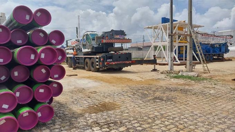 Imagem 1 -  Segundo Roberto Sérgio Linhares, após concluir a perfuração de um novo poço ao lado do Poço 6 ¨, que perdeu produtividade no bairro Nova Betânia, a sonda retornará ao Bairro Rincão, para concluir os trabalhos que já começou. Espera que isto ocorra em 45 dias. Nos dois novos poços serão investidos R$ 14, 8 milhões. Com relação ao poço no bairro Aeroporto, Roberto Sérgio disse que já está sendo licitado. O investimento total superam R$ 200 milhões.
