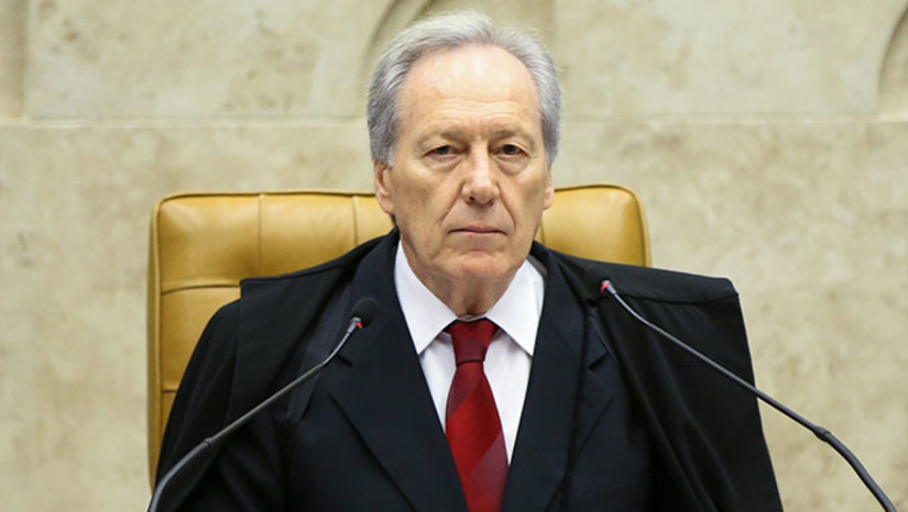 Imagem 1 -  Medidas adotadas pelo novo ministro da Justiça tem como objetivo descobrir como os presos Rogério da Silva Mendonça, de 36 anos, e Deibson Cabral Nascimento, 34 anos, o "Tatu", conseguiram protagonizar a primeira fuga da história do sistema prisional federal no Brasil. Lewandowski afastou a direção da Penitenciária e já enviou, um interventor, de Brasília, para comandar a unidade. Mais de 100 homens das forças de segurança, em dezenas de viaturas e dois helicópteros, estão realizando buscas para recapturar os fugitivos, que são do Estado do Acre, onde respondem por tráfico, assaltos e homicidios. 