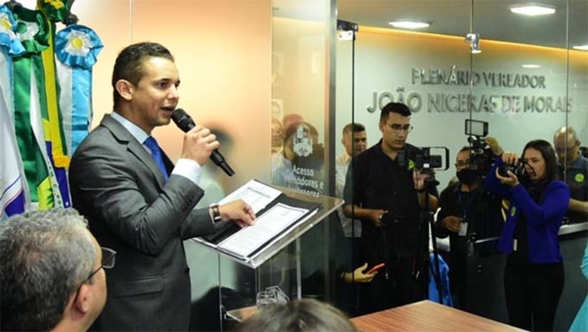 Imagem 1 - Sessão inaugural marcará início dos trabalhos legislativos em 2024. O prefeito Allyson Bezerra vai ao Poder Legislativo, fazer a leitura da mensagem anual do Poder Executivo. A sessão inaugural, como as demais sessões e outras atividades do plenário, será transmitida ao vivo e reapresentada na TV Câmara Mossoró (canal 23.2 TCM, canal 2 Telecab e canal TV Câmara Mossoró no Youtube). Imagem 1 - Sessão inaugural marcará início dos trabalhos legislativos em 2024. O prefeito Allyson Bezerra vai ao Poder Legislativo, fazer a leitura da mensagem anual do Poder Executivo. A sessão inaugural, como as demais sessões e outras atividades do plenário, será transmitida ao vivo e reapresentada na TV Câmara Mossoró (canal 23.2 TCM, canal 2 Telecab e canal TV Câmara Mossoró no Youtube).
