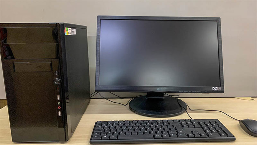 Imagem 1 -  Computadores adquiridos com emendas parlamentares são entregues a PCRN. Os equipamentos, um total de 75 novos computadores, foram viabilizados por meio de emendas parlamentares disponibilizadas pelo senador Styvenson Valentim e pelos deputados federais Natália Bonavides e Benes Leocádio. Eles fazem parte de um projeto estruturante e de inovação tecnológica da Polícia Civil do RN, a fim de modernizar as investigações no enfrentamento às ações criminosas. 