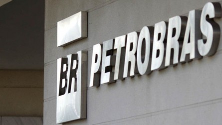   Petrobras prepara plano de demissão voluntária para 2016