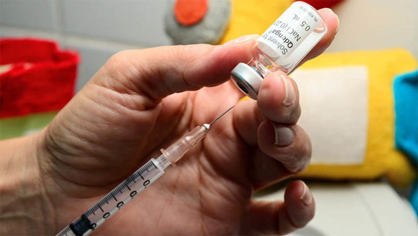 Imagem 1 -  População poderá buscar vacinas contra Dengue e Influenza neste sábado (9) em Mossoró. A imunização será realizada no Partage Shopping, das 10h às 18h. As vacinas têm o objetivo de reduzir as complicações, as internações e a mortalidade decorrentes das doenças na população-alvo da campanha. Neste primeiro momento, a vacina contra a dengue está disponível para crianças e adolescentes de 10 a 14 anos de idade. Já a da influenza é direcionada a grupos prioritários, conforme critérios estabelecidos pelo Ministério da Saúde.
