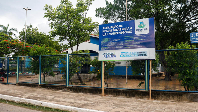 Imagem 1 - Ampliação de escolas e UEIs em Mossoró garantirá acréscimo de mais de 600 vagas ainda em 2024. A Prefeitura de Mossoró está ampliando o número de salas de aula em unidades de ensino da Rede Municipal. Na Unidade de Educação Infantil (UEI) Mário Negócio, Abolição I, por exemplo, os serviços estão avançados. A unidade está recebendo duas novas salas, com capacidade para atender até 64 alunos, de seis meses a três anos de idade. Imagem 1 - Ampliação de escolas e UEIs em Mossoró garantirá acréscimo de mais de 600 vagas ainda em 2024. A Prefeitura de Mossoró está ampliando o número de salas de aula em unidades de ensino da Rede Municipal. Na Unidade de Educação Infantil (UEI) Mário Negócio, Abolição I, por exemplo, os serviços estão avançados. A unidade está recebendo duas novas salas, com capacidade para atender até 64 alunos, de seis meses a três anos de idade.