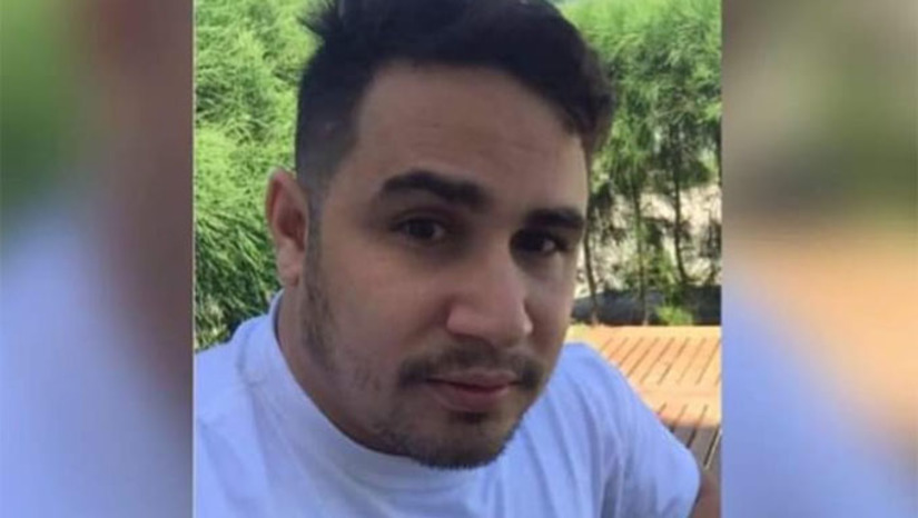 Imagem 1 -  A esposa de Antônio Alcides, tentou protegê-lo do ataque e também restou baleada. Se recupera bem. O casal estava se divertindo com amigos, bebendo em casa, quando, ao escurecer, Alcides teria sido provocado em frente de casa por uma pessoa que estava tentando passar com o carro dele na rua. Depois da breve discussão, Alcides foi baleado e não resistiu aos ferimentos. 