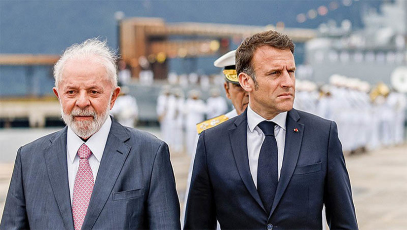 Imagem 1 -  Macron será recebido pelo presidente do Senado nesta quinta-feira (28). A visita do presidente da França está marcada para às 15h. Um dos temas esperados na pauta entre França e Brasil é o acordo comercial entre a União Europeia e o Mercosul. O acordo entre os dois blocos teve os termos finalizados em 2019, após 20 anos de negociações, mas não foi ratificado pela União Europeia. Em mais de uma ocasião, a França já se posicionou contra o acordo.