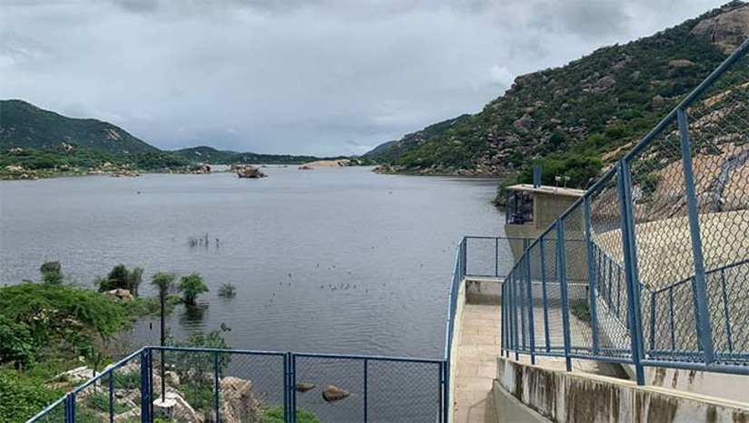 Imagem 1 - O reservatório é o quarta maior do Estado com capacidade total de 44.421.480 m³ e abastece as cidades de Currais Novos e Acarí. De acordo com o relatório dos Volumes dos Principais Reservatórios do RN, divulgado nesta quinta-feira (28) pelo Instituto de Gestão das Águas do RN (Igarn), o açude Marechal Dutra, popularmente conhecido como Gargalheiras, acumula atualmente 36,98% da sua capacidade total. Este já é o maior acumulado de águas no manancial dos últimos 12 anos. Imagem 1 - O reservatório é o quarta maior do Estado com capacidade total de 44.421.480 m³ e abastece as cidades de Currais Novos e Acarí. De acordo com o relatório dos Volumes dos Principais Reservatórios do RN, divulgado nesta quinta-feira (28) pelo Instituto de Gestão das Águas do RN (Igarn), o açude Marechal Dutra, popularmente conhecido como Gargalheiras, acumula atualmente 36,98% da sua capacidade total. Este já é o maior acumulado de águas no manancial dos últimos 12 anos.