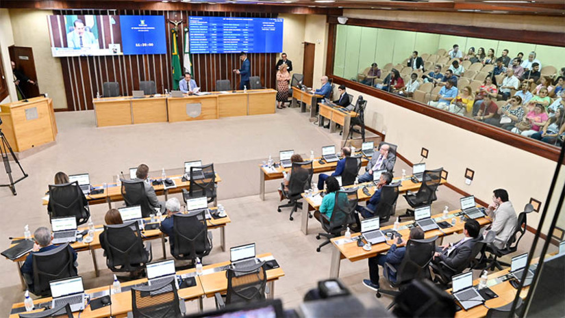 Imagem 1 - Projeto de Lei que reajusta salários dos professores do RN é aprovado. O projeto, de autoria do governo do estado, foi aprovado à unanimidade, nesta terça-feira (2) e vai beneficiar 18.884 profissionais. Os valores remuneratórios a serem pagos após a implantação dos reajustes ficam limitados ao percentual fixado de 3,62%, cuja jornada de trabalho dos respectivos titulares corresponda a 30 horas semanais. Imagem 1 - Projeto de Lei que reajusta salários dos professores do RN é aprovado. O projeto, de autoria do governo do estado, foi aprovado à unanimidade, nesta terça-feira (2) e vai beneficiar 18.884 profissionais. Os valores remuneratórios a serem pagos após a implantação dos reajustes ficam limitados ao percentual fixado de 3,62%, cuja jornada de trabalho dos respectivos titulares corresponda a 30 horas semanais.