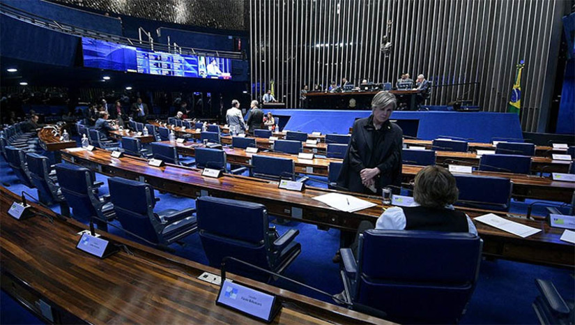 Imagem 1 -  Senadores podem votar PL que prevê a criação de plano de metas contra violência à mulher. A sessão deliberativa está marcada para às 14h desta terça-feira (9). O texto da Câmara dos Deputados já passou pelas comissões de Constituição e Justiça (CCJ) e Direitos Humanos (CDH). Além de metas de prevenção, o plano deve assegurar atenção humanizada à mulher e aos dependentes dela que estejam em situação de violência doméstica. 