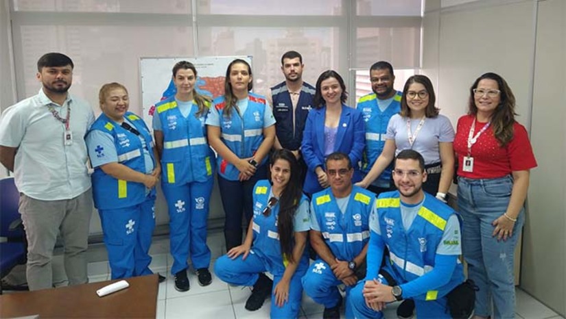 Imagem 1 -  A equipe veio ao Rio Grande do Norte, a partir de articulações da Sesap junto ao Ministério da Saúde, para participar das ações de assistência aos moradores de Ipanguaçu, afetados pela sangria do açude Pataxó. A região está com quase quatro mil pessoas em situação de maior vulnerabilidade, devido ao grande volume de chuvas neste mês de abril. A assistência inclui o apoio à Atenção Primária em Saúde, responsável pelo trabalho direto no município, além de atividades de controle ambiental, como monitoramento da qualidade da água e visitas aos abrigos para avaliar as condições.