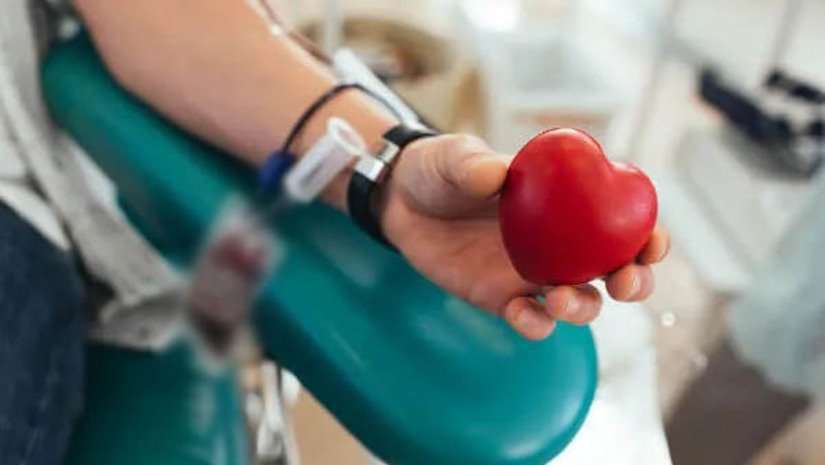 Imagem 1 -  Hemocentro de Mossoró está com necessidade urgente de sangue tipo 0-. Mais uma vez a equipe da unidade faz um apelo para que a população vá até o local para realizar sua doação de sangue. Atualmente, o hemocentro está com necessidade urgente de sangue tipo 0-. Segundo Micheline Fernandes, assistente social, o 0- é doador universal e cada doação pode salvar até 4 vidas. “É um sangue que a gente não pode ficar sem no estoque para urgências e emergências”, diz; veja quais são os critérios para ser um doador.