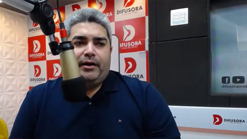 Imagem 1 -  O print de tela foi anexado por Kadson num processo de disputa de um terreno em Itaú-RN, justificando sua ausência numa Audiência de Instrução, na Comarca de Pau dos Ferros. Dizia ele que não poderia comparecer, pois estava em outra audiência em Apodi-RN. A Justiça de Pau dos Ferros pediu informações na Comarca de Apodi e foi informada que naquela data e hora Kadson não havia participado de audiência naquela comarca. Com estes documentos, o juízo de Pau dos Ferros distribuiu as provas para Justiça Federal processar Kadson Eduardo, que restou condenado a 2 anos de prisão (substituída por trabalho comunitário) e 10 dias multa. Ele recorreu, alegando que teve seu direito cerceado quando pediu perícia no print de tela e foi negado. O caso transitou em julgado, ensejando sua exoneração da Prefeitura de Mossoró nesta sexta-feira, dia 19.