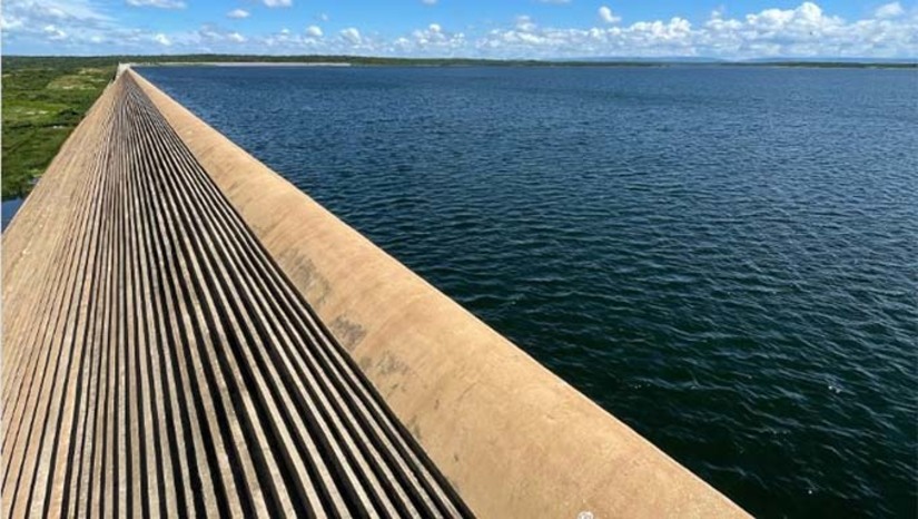 Imagem 1 -  O IGARN realiza constante monitoramento dos principais reservatórios. De acordo com o Relatório dos Volumes dos Principais Reservatórios do RN, divulgado nesta quinta-feira (25), a barragem Santa Cruz do Apodi, segundo maior manancial do RN, acumula 480.374.300 m³, percentualmente, 80,10% da sua capacidade total, que é de 599.712.000 m³. As reservas hídricas superficiais totais acumulam 3.368.280.410 m³, equivalentes a 74,47% da capacidade total do RN.