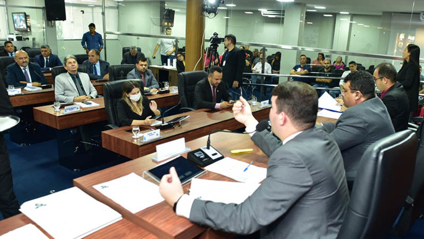 Imagem 1 - LDO de Mossoró será debatida em audiência pública na Câmara nesta sexta-feira (26). A matéria está contida no Projeto de Lei do Executivo nº 101/2024, em tramitação na Casa. Parte do calendário de análise da LDO, a audiência pública é obrigatória por lei e contará com representação da Prefeitura a expor sobre a proposta. Também participarão vereadores e outros representantes da sociedade civil, que poderão opinar e tirar dúvidas sobre o tema. Imagem 1 - LDO de Mossoró será debatida em audiência pública na Câmara nesta sexta-feira (26). A matéria está contida no Projeto de Lei do Executivo nº 101/2024, em tramitação na Casa. Parte do calendário de análise da LDO, a audiência pública é obrigatória por lei e contará com representação da Prefeitura a expor sobre a proposta. Também participarão vereadores e outros representantes da sociedade civil, que poderão opinar e tirar dúvidas sobre o tema.