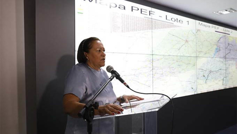 Imagem 1 - Recuperação de piso e pavimentação de 210,5 quilômetros de rodovias no Oeste começam nos próximos dias; obras serão realizadas em três frentes de trabalho e contemplam: RN-015, trecho entre Mossoró e Baraúna; o trecho Mossoró/Governador Dix-sept Rosado da RN-117, e 41 quilômetros da RN-177, de Pau dos Ferros a São Miguel. A governadora Fátima Bezerra lembrou que a previsão era iniciar as obras em junho, mas o prazo está sendo antecipado em 30 dias, resultado do trabalho comprometido da Secretaria de Infraestrutura e do Departamento de Estradas de Rodagem (DER/RN). Imagem 1 - Recuperação de piso e pavimentação de 210,5 quilômetros de rodovias no Oeste começam nos próximos dias; obras serão realizadas em três frentes de trabalho e contemplam: RN-015, trecho entre Mossoró e Baraúna; o trecho Mossoró/Governador Dix-sept Rosado da RN-117, e 41 quilômetros da RN-177, de Pau dos Ferros a São Miguel. A governadora Fátima Bezerra lembrou que a previsão era iniciar as obras em junho, mas o prazo está sendo antecipado em 30 dias, resultado do trabalho comprometido da Secretaria de Infraestrutura e do Departamento de Estradas de Rodagem (DER/RN).