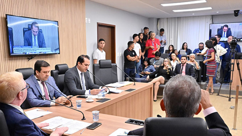 Imagem 1 -  “Esse projeto tem como objetivo principal destacar a importância do combate ao trabalho escravo. Para termos uma ideia, em 2022, o Ministério Público do Trabalho do RN testemunhou o resgate de 32 trabalhadores, representando um aumento em comparação aos anos anteriores”, registrou o propositor Ubaldo Fernandes, do PSDB.  Foto: Eduardo Maia