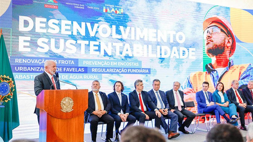 Imagem 1 - Moradias periféricas no Abolição IV serão regularizadas por meio do PAC Seleções. A etapa do programa foi lançada nesta quarta-feira (08), em Brasília, pelo Governo Federal. O Rio Grande do Norte foi contemplado com dois projetos. Além da regularização fundiária de imóveis em Mossoró, também será realizada a urbanização integrada no bairro de Felipe Camarão, em Natal. Além destas, que são projetos do Governo do Estado, outras cinco propostas, enviadas pelos municípios de Assú, Ceará-Mirim, Macaíba, Mossoró e Natal,, foram escolhidas pelo PAC Seleções no RN. Imagem 1 - Moradias periféricas no Abolição IV serão regularizadas por meio do PAC Seleções. A etapa do programa foi lançada nesta quarta-feira (08), em Brasília, pelo Governo Federal. O Rio Grande do Norte foi contemplado com dois projetos. Além da regularização fundiária de imóveis em Mossoró, também será realizada a urbanização integrada no bairro de Felipe Camarão, em Natal. Além destas, que são projetos do Governo do Estado, outras cinco propostas, enviadas pelos municípios de Assú, Ceará-Mirim, Macaíba, Mossoró e Natal,, foram escolhidas pelo PAC Seleções no RN.