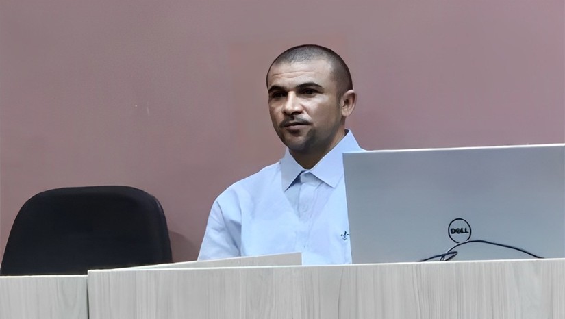 Imagem 1 - O vigilante Francisco de Assis Sobrinho, de 34 anos, matou o colega de profissão Kerginaldo Carlos de Oliveira, na época com 29 anos, quando este trabalhava no Posto de Combustivel da Av. João da Escóssia, no bairro Nova Betânia, em Mossoró. Este crime ocorreu no dia 24 de novembro de 2022. Foi esclarecido e o suspeito preso em maio de 2023 e nesta terça Francisco de Assis foi sentenciado a prisão. Acesse e assista o depoimento do réu. Imagem 1 - O vigilante Francisco de Assis Sobrinho, de 34 anos, matou o colega de profissão Kerginaldo Carlos de Oliveira, na época com 29 anos, quando este trabalhava no Posto de Combustivel da Av. João da Escóssia, no bairro Nova Betânia, em Mossoró. Este crime ocorreu no dia 24 de novembro de 2022. Foi esclarecido e o suspeito preso em maio de 2023 e nesta terça Francisco de Assis foi sentenciado a prisão. Acesse e assista o depoimento do réu.