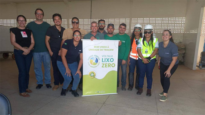 Imagem 1 -  A Prefeitura de Serra do Mel recebeu a equipe da Gaia, uma assessoria contratada pela empresa Voltalia, com o objetivo de colaborar na construção da política municipal de resíduos sólidos e no plano de educação ambiental, visando à atuação do projeto Lixo Zero. A equipe da Gaia também visitou os produtores locais para avaliar o destino da casca da castanha, buscando alternativas sustentáveis para o seu aproveitamento. Durante a manhã de hoje, 29, foram discutidas práticas de reciclagem e manejo de resíduos, visando trazer aprendizados e insights para a realidade de Serra do Mel.