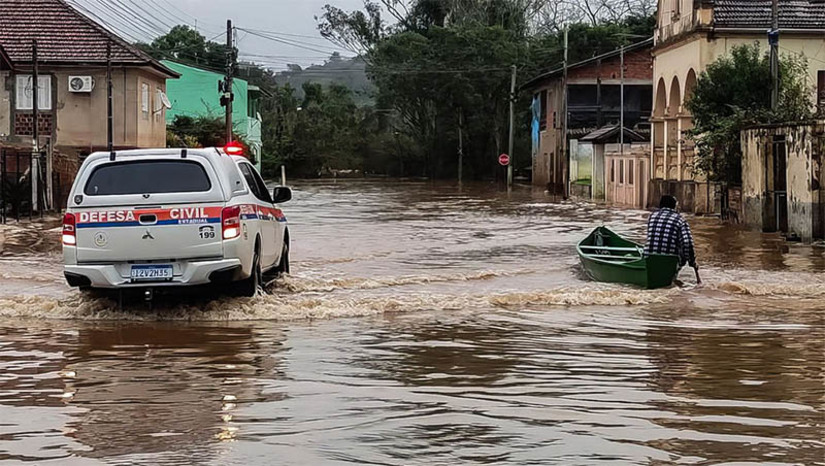 Imagem 1 - CMM aprova projeto que incentiva a doação de cabelos para pessoas em tratamento contra câncer. O projeto foi aprovado por unanimidade, nesta quarta-feira (29). A proposta estimula a doação de cabelos a entidades sem fins lucrativos, para produção de prótese capilar e distribuição gratuita a pessoas carentes em tratamento contra o câncer. O PL, de autoria do vereador Isaac da Casca (MDB), segue para sansão. Imagem 1 - CMM aprova projeto que incentiva a doação de cabelos para pessoas em tratamento contra câncer. O projeto foi aprovado por unanimidade, nesta quarta-feira (29). A proposta estimula a doação de cabelos a entidades sem fins lucrativos, para produção de prótese capilar e distribuição gratuita a pessoas carentes em tratamento contra o câncer. O PL, de autoria do vereador Isaac da Casca (MDB), segue para sansão.