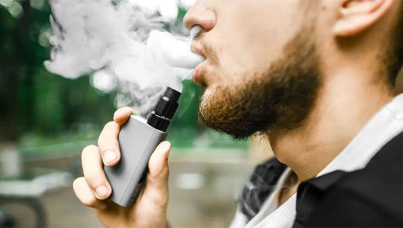 Imagem 1 -  Por meio de linguagem jovem, a campanha de prevenção ao uso de cigarros eletrônicos visa promover uma mudança de comportamento, além de proteger as novas gerações dos perigos do uso do tabaco, alertando sobre as táticas da indústria para atrair crianças e adolescentes, com interesse em garantir e ampliar seu mercado consumidor. Dados apresentados pelo ministério indicam que crianças e adolescentes que usam cigarros eletrônicos têm pelo menos duas vezes mais probabilidade de fumar cigarros mais tarde na vida. O mote da campanha é o Dia Mundial Sem Tabaco 2024, lembrado nesta sexta-feira (31) e que, este ano, tem como tema Proteção das crianças contra a interferência da indústria do tabaco.