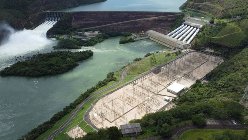 Imagem 1 - Segundo a Aneel, a bandeira tarifária se mantém verde esse mês, devido às condições favoráveis de geração de energia no país. Apesar do alívio na conta de energia elétrica para o mês de junho, a vigilância quanto ao uso responsável da energia elétrica deve continuar. A orientação é para utilizar a energia de forma consciente e evitar desperdícios que prejudicam o meio ambiente e afetam a sustentabilidade do setor elétrico como um todo. Imagem 1 - Segundo a Aneel, a bandeira tarifária se mantém verde esse mês, devido às condições favoráveis de geração de energia no país. Apesar do alívio na conta de energia elétrica para o mês de junho, a vigilância quanto ao uso responsável da energia elétrica deve continuar. A orientação é para utilizar a energia de forma consciente e evitar desperdícios que prejudicam o meio ambiente e afetam a sustentabilidade do setor elétrico como um todo.