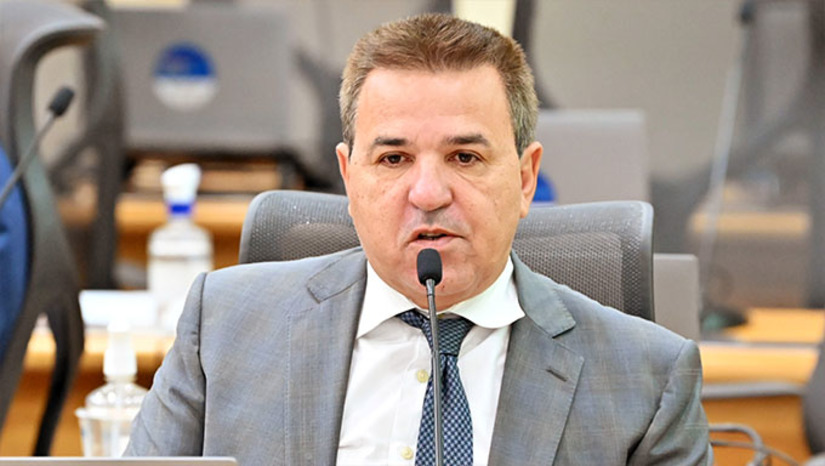 Imagem 1 - “Tivemos a oportunidade de fiscalizar o Hospital Tarcísio Maia e constatamos que se encontra em situação delicada. Apesar do esforço e sacrifício dos servidores que lá atuam, a unidade não tem condição alguma de promover uma saúde pública de qualidade”, disse Luiz Eduardo. Veja também: governadora Fátima Bezera disse que o Hospital Regional Tarcísio Maia passa por reforma pra valer, a primeira em 38 anos de existência. Imagem 1 - “Tivemos a oportunidade de fiscalizar o Hospital Tarcísio Maia e constatamos que se encontra em situação delicada. Apesar do esforço e sacrifício dos servidores que lá atuam, a unidade não tem condição alguma de promover uma saúde pública de qualidade”, disse Luiz Eduardo. Veja também: governadora Fátima Bezera disse que o Hospital Regional Tarcísio Maia passa por reforma pra valer, a primeira em 38 anos de existência.