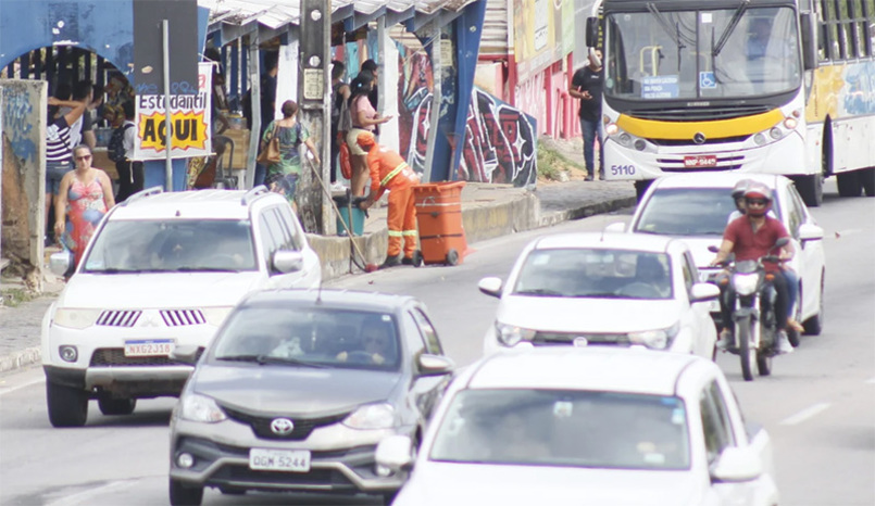 Imagem 1 -  Proprietários de veículos com placas finais 9 e 0 devem quitar o IPVA 2024 nesta segunda (10). Nesta segunda, o imposto pode ser quitado com desconto de 5% e sem acréscimos. O incentivo de redução do valor total do IPVA para pagamentos à vista deve somar cerca de R$ 29 milhões este ano. O contribuinte tem ainda a opção de dividir o total do tributo em até sete parcelas, nesse caso, sem direito à dedução oferecida pela Fazenda Estadual, benefício que deve somar neste ano cerca de R$ 29 milhões em renúncia fiscal por parte do Governo do Estado.
