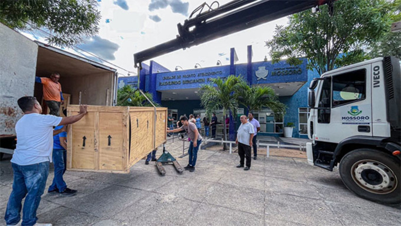 Imagem 1 -  Os novos equipamentos adquiridos pelo Município estão em fase de instalação para que nas próximas semanas iniciar o funcionamento. No total, são três novos aparelhos que chegam às unidades de saúde.   No PAM do Bom Jardim, a população contará com o serviço de raios-x digital. Além disso, na unidade funcionará um raio-x móvel, ampliando à oferta de atendimentos ao público. Na UPA do bairro Belo Horizonte, um novo equipamento de raios-x também será instalado, garantindo assistência em saúde à população.