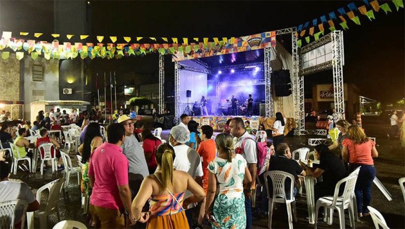 Imagem 1 - Festejos na Igreja São João começam hoje (14); veja como fica o trânsito na região. Para o polo da Igreja São João Batista, as intervenções começam a partir das 18h, com bloqueio na rua professor Manoel João, entre a rua Frei Miguelinho com Felipe Camarão e no entorno do polo. Além disso, a rua Felipe Camarão vai estar recebendo o acompanhamento tático e operacional dos agentes de trânsito. As medidas são necessárias para garantir a organização e a segurança do evento. Imagem 1 - Festejos na Igreja São João começam hoje (14); veja como fica o trânsito na região. Para o polo da Igreja São João Batista, as intervenções começam a partir das 18h, com bloqueio na rua professor Manoel João, entre a rua Frei Miguelinho com Felipe Camarão e no entorno do polo. Além disso, a rua Felipe Camarão vai estar recebendo o acompanhamento tático e operacional dos agentes de trânsito. As medidas são necessárias para garantir a organização e a segurança do evento.