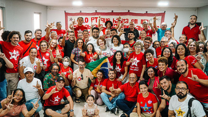 Imagem 1 -  Durante plenária na manhã deste sábado (15), o PT Mossoró decidiu por compor uma frente ampla de oposição em apoio à pré-candidatura de Lawrence Amorim à prefeitura de Mossoró, pleiteando a vice candidatura pela Federação Brasil da Esperança. Isolda Dantas, presidenta do PT Mossoró, reforçou que “A união da oposição não é abrir mão de um projeto para Mossoró, mas fazer uma disputa real e muito necessária. Como diz a governadora: sigamos!”, destacou Isolda.