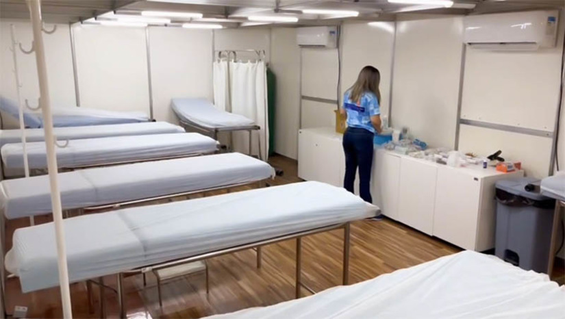 Imagem 1 -  Saúde de Mossoró registrou mais de 100 atendimento na segunda semana de MCJ. Os dados são da Secretaria de Saúde, registrados em três dias de festas nos polos do evento. Ao todo, foram 105 atendimentos, realizados de quinta-feira (13) a sábado (15). “Nossas equipes trabalham em todos os polos do 'Mossoró Cidade Junina' para garantir assistência médica e saúde para todas as pessoas, mossoroenses e turistas. Contamos com equipes com médicos, enfermeiros, ambulâncias e toda uma estrutura adequada para receber os pacientes, dando o suporte necessário com medicamentos e equipamentos a disposição”, ressaltou Morgana Dantas, secretária municipal de Saúde.