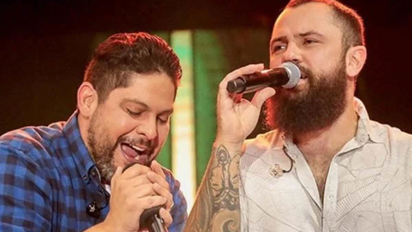Imagem 1 -  Fãs aguardam ansiosos por show da dupla Jorge & Mateus na Estação das Artes. O show da dupla goiana acontece nesta quinta-feira (20), no Mossoró Cidade Junina, após um hiato de quase dez anos sem apresentações na cidade. “Eu acho que o sentimento de qualquer fã da dupla tá sendo o mesmo, uma mistura de ansiedade com alegria, porque saber que eles vão fazer show aqui na cidade, depois de tanto tempo, é muito bom”, disse a publicitária Larissa Franco. Além de Jorge & Mateus, também sobem ao palco da Estação na noite de hoje os cantores Rey Vaqueiro, Ávine Vinny e Maycon Miller; confira a programação completa no MCJ nesta quinta.