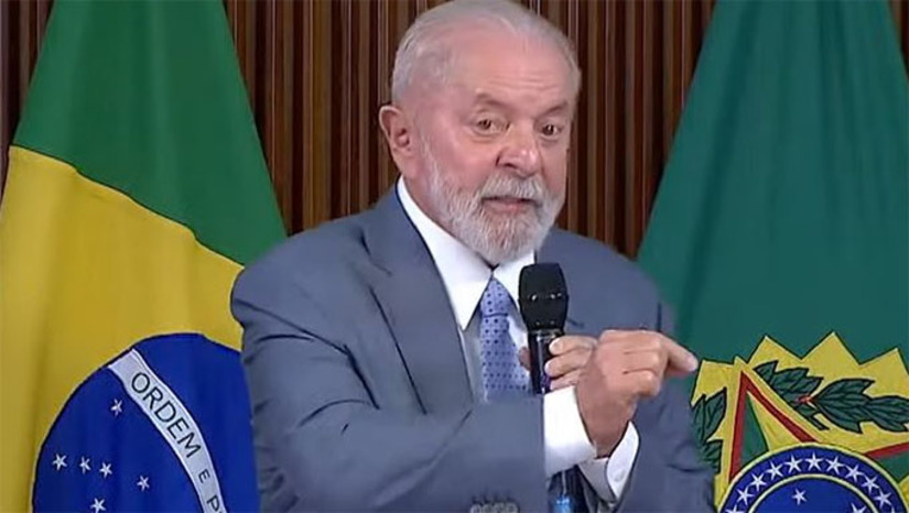 Imagem 1 -    Por unanimidade, o Comitê de Política Monetária (Copom) manteve a taxa em 10,5% ao ano. A decisão era esperada pelos analistas financeiros. “Foi uma pena que o Copom manteve, porque quem está perdendo com isso é o Brasil, o povo brasileiro. Quanto mais a gente pagar de juro, menos dinheiro a gente tem para investir aqui dentro”, disse Lula em entrevista em Fortaleza, onde cumpre agenda nesta quinta-feira (20).