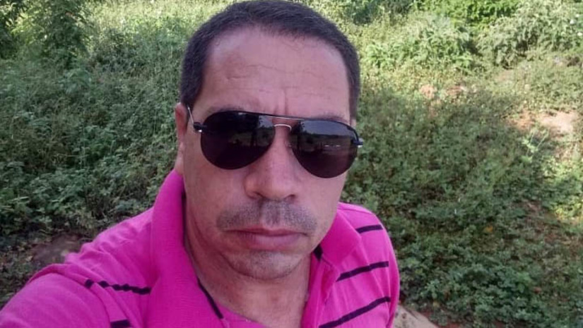 Imagem 1 - O caso mais recente foi registrado na manhã desta sexta-feira (21), na Vila Rio Grande. A vítima foi identificada como João Oliveira de Souza Júnior, de 37 anos, conhecido como “Júnior Camarão”.. Ele foi morto a tiros enquanto trafegava em via pública. Os suspeitos fugiram logo após os disparos. Este é o quarto homicídio no município apenas neste mês de junho. Os outros três casos ocorreram na semana passada, na Vila Brasília. Imagem 1 - O caso mais recente foi registrado na manhã desta sexta-feira (21), na Vila Rio Grande. A vítima foi identificada como João Oliveira de Souza Júnior, de 37 anos, conhecido como “Júnior Camarão”.. Ele foi morto a tiros enquanto trafegava em via pública. Os suspeitos fugiram logo após os disparos. Este é o quarto homicídio no município apenas neste mês de junho. Os outros três casos ocorreram na semana passada, na Vila Brasília.