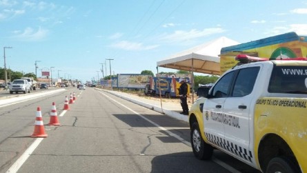   Polícia monta duas barreiras no acesso a Tibau