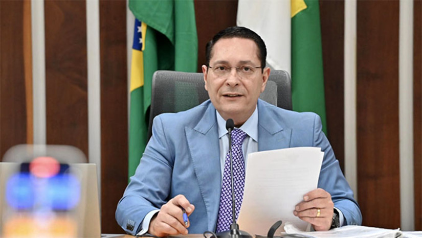 Imagem 1 - O novo canal de comunicação da Assembleiaé é a rádio FM, em substituição à rádio web. O anúncio foi feito pelo presidente da Casa, deputado Ezequiel Ferreira (PSDB), na abertura da sessão plenária desta quinta-feira (27). O sinal irá cobrir inicialmente toda a Grande Natal, depois será expandido para as demais regiões do RN. A outorga foi autorizada pelo Ministério das Comunicações e a decisão do governo federal foi oficializada por meio de uma portaria publicada na última quarta-feira (26), no Diário Oficial da União (DOU). Imagem 1 - O novo canal de comunicação da Assembleiaé é a rádio FM, em substituição à rádio web. O anúncio foi feito pelo presidente da Casa, deputado Ezequiel Ferreira (PSDB), na abertura da sessão plenária desta quinta-feira (27). O sinal irá cobrir inicialmente toda a Grande Natal, depois será expandido para as demais regiões do RN. A outorga foi autorizada pelo Ministério das Comunicações e a decisão do governo federal foi oficializada por meio de uma portaria publicada na última quarta-feira (26), no Diário Oficial da União (DOU).