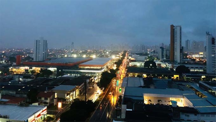 Imagem 1 - O alerta, de legenda amarela, tem início às 18h e segue até às 10h da manhã desta quarta-feira (10). O aviso tem grau de severidade de perigo potencial, o menor na escala de publicações do Inmet. Durante a vigência do alerta, o instituto destaca para chuva entre 20 a 30 mm/h ou até 50 mm/dia. Há também baixo risco de alagamentos e pequenos deslizamentos, em cidades com tais áreas de risco. Imagem 1 - O alerta, de legenda amarela, tem início às 18h e segue até às 10h da manhã desta quarta-feira (10). O aviso tem grau de severidade de perigo potencial, o menor na escala de publicações do Inmet. Durante a vigência do alerta, o instituto destaca para chuva entre 20 a 30 mm/h ou até 50 mm/dia. Há também baixo risco de alagamentos e pequenos deslizamentos, em cidades com tais áreas de risco.
