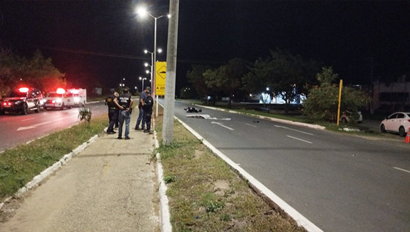 Imagem 1 -  Foram três casos de assassinatos, ocorridos no Nova Mossoró, Boa Vista e Serra do Mel e um caso de acidente, na Avenida Lauro Monte Filho, em Mossoró. Todos os casos serão investigados pela Polícia Civil. Os corpos foram examinados no ITEP, em Mossoró-RN. Foto: Wilton Alves
