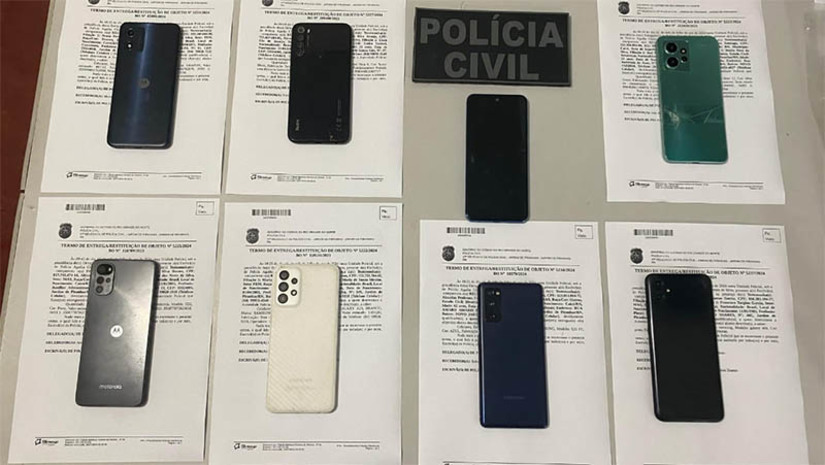 Imagem 1 - Sistema de combate a roubo de celulares criado no Piauí será implementado no RN. O sistema vem obtendo resultados exitosos no Piauí. Barreiras de fiscalização, intimações em massa e operações nas ruas, incluindo a suspensão das atividades econômicas de lojas físicas e virtuais que revendem aparelhos sem comprovação fiscal, fazem parte das ações. O modelo deu tão certo que este ano, somente em Teresina, a redução dos crimes de roubo e furtos de celulares chegou a 50%. Além do RN, os estados do Acre, Alagoas, Amapá, Amazonas, Bahia, Rondônia, Roraima, Sergipe e Tocantins também devem adotar o mesmo modelo . Imagem 1 - Sistema de combate a roubo de celulares criado no Piauí será implementado no RN. O sistema vem obtendo resultados exitosos no Piauí. Barreiras de fiscalização, intimações em massa e operações nas ruas, incluindo a suspensão das atividades econômicas de lojas físicas e virtuais que revendem aparelhos sem comprovação fiscal, fazem parte das ações. O modelo deu tão certo que este ano, somente em Teresina, a redução dos crimes de roubo e furtos de celulares chegou a 50%. Além do RN, os estados do Acre, Alagoas, Amapá, Amazonas, Bahia, Rondônia, Roraima, Sergipe e Tocantins também devem adotar o mesmo modelo .