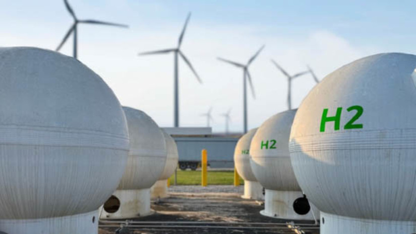 Imagem 1 - Câmara aprova PL que concederá incentivos a empresas produtoras de hidrogênio verde. O projeto, aprovado com emendas do Senado, incluiu até R$ 18 bilhões em incentivos fiscais por um período de cinco anos, contados a partir da habilitação no Regime Especial de Incentivos para a Produção de Hidrogênio de Baixa Emissão de Carbono (Rehidro), criado pelo projeto. As empresas produtoras de hidrogênio de baixo carbono poderão receber incentivos para a compra ou importação de máquinas, aparelhos, instrumentos e equipamentos novos, assim como para aquisição de materiais de construção destinados aos projetos de hidrogênio. Imagem 1 - Câmara aprova PL que concederá incentivos a empresas produtoras de hidrogênio verde. O projeto, aprovado com emendas do Senado, incluiu até R$ 18 bilhões em incentivos fiscais por um período de cinco anos, contados a partir da habilitação no Regime Especial de Incentivos para a Produção de Hidrogênio de Baixa Emissão de Carbono (Rehidro), criado pelo projeto. As empresas produtoras de hidrogênio de baixo carbono poderão receber incentivos para a compra ou importação de máquinas, aparelhos, instrumentos e equipamentos novos, assim como para aquisição de materiais de construção destinados aos projetos de hidrogênio.