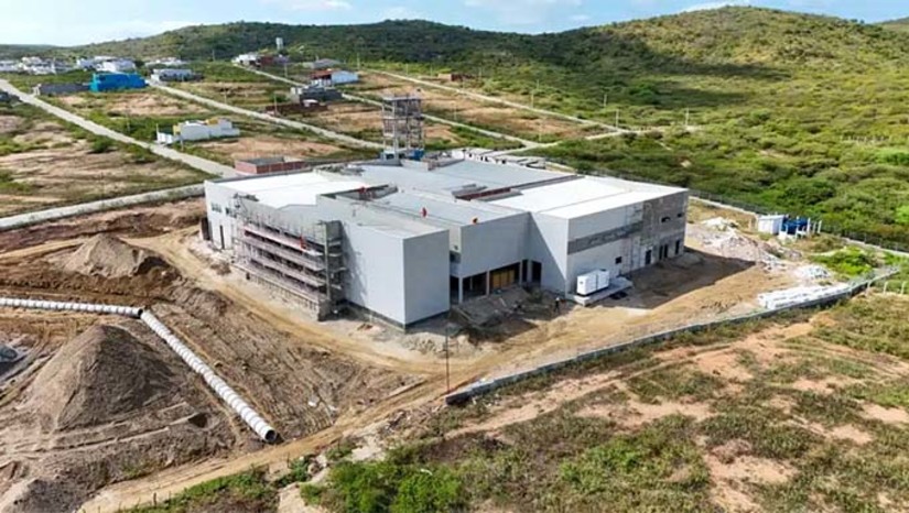 Imagem 1 - A contrução do Centro de Diagnóstico e Ensino do Seridó foi viabilizada pelo senador Styvenson Valentim (Podemos/RN) que destinou 100% da sua cota de emenda de bancada de 2022 e 2023, totalizando R$ 29.143.000 e R$ 13.312.000 em 2024 para a instalação da unidade. Inicialmente, o Centro vai contar com quatro consultórios médicos em funcionamento, além de sala de mamografia, tomografia e ultrassonografia beneficiando cerca de 435 mil habitantes de 38 municípios da região Seridó, dando mais acesso à saúde para a população que mora no interior. Imagem 1 - A contrução do Centro de Diagnóstico e Ensino do Seridó foi viabilizada pelo senador Styvenson Valentim (Podemos/RN) que destinou 100% da sua cota de emenda de bancada de 2022 e 2023, totalizando R$ 29.143.000 e R$ 13.312.000 em 2024 para a instalação da unidade. Inicialmente, o Centro vai contar com quatro consultórios médicos em funcionamento, além de sala de mamografia, tomografia e ultrassonografia beneficiando cerca de 435 mil habitantes de 38 municípios da região Seridó, dando mais acesso à saúde para a população que mora no interior.